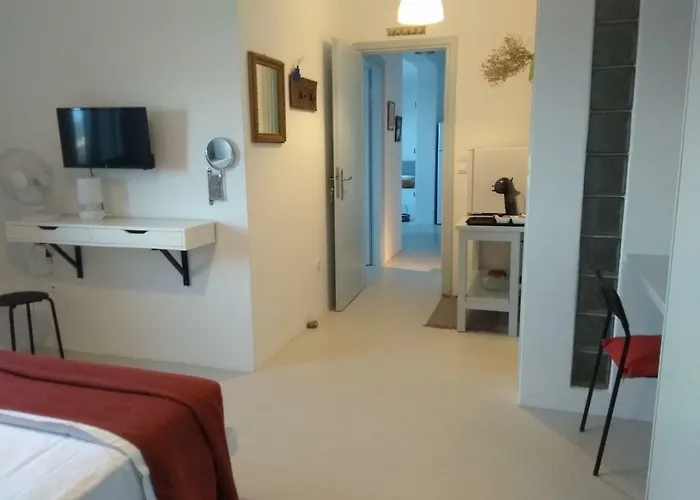 Calme Et Detente. Vue Panoramique Egee.